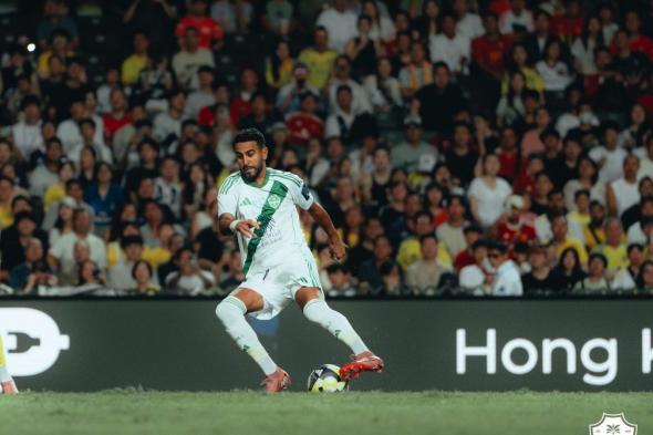 في
مئويته
بقميص
الأهلي..
محرز
ممررا
حاسما
أمام
الخليج