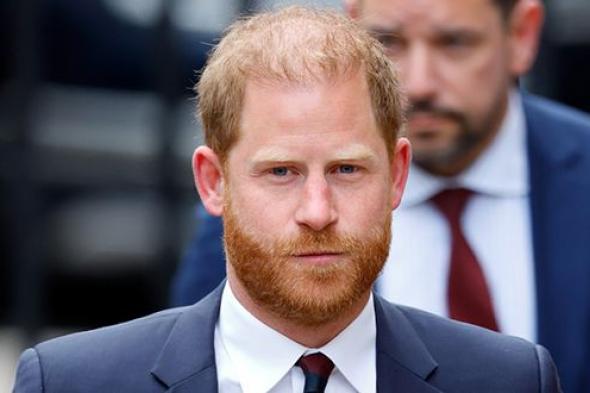 الأمير
هاري
يعود
إلى
لندن
في
معركة
قضائية
جديدة