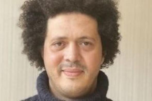 أحمد
البوهي
مخرجًا
لعرض
حدوتة
مصرية
في
افتتاح
معرض
القاهرة
الدولى
للكتاب