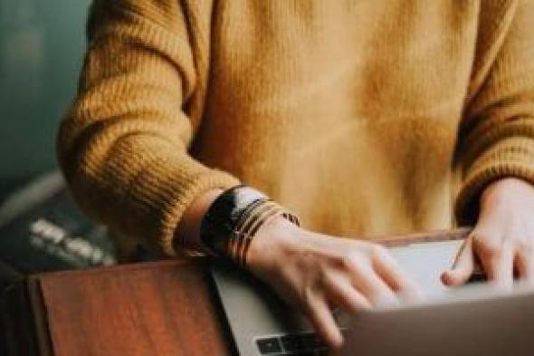 إحالة
شاب
للمحاكمة
لإنشائه
شبكة
إلكترونية
للإعلان
عن
أعمال
منافية
للآداب