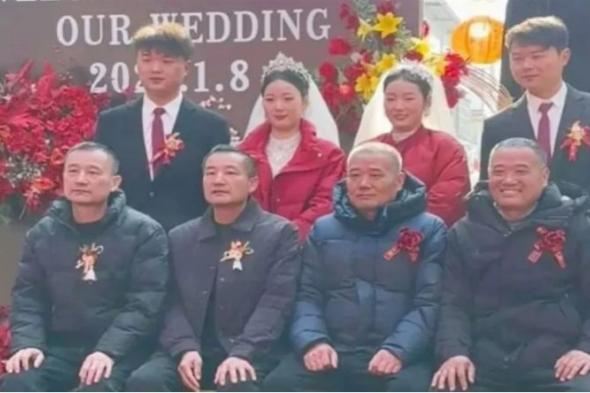 زفاف غريب يستعد لدخول غينيس: العريسان والعروسان توائم .. وعمّا العروسين توأم