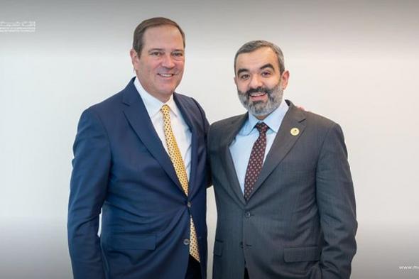 على
هامش
"دافوس"..
وزير
الاتصالات
يجتمع
مع
عدد
من
رؤساء
الشركات
العالمية