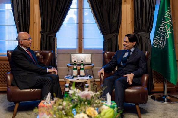 وزير
الخارجية
يبحث
تعزيز
التعاون
المشترك
مع
المفوض
السامي
للأمم
المتحدة
لشؤون
اللاجئين