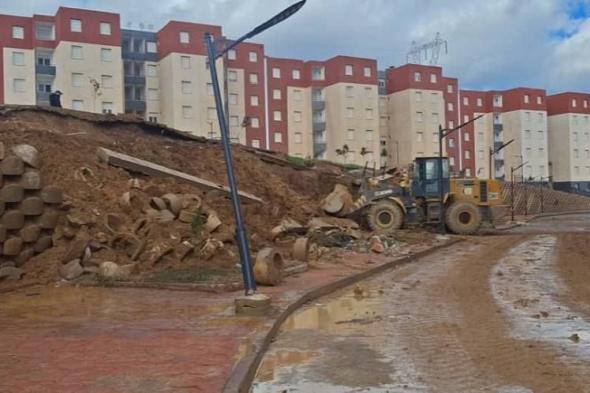 إثر
التقلبات
الجوية..
وكالة
عدل
تقف
على
أضرار
بحي
1250
مسكن
في
عين
الدفلى
وتتخذ إجراءات
قانونية