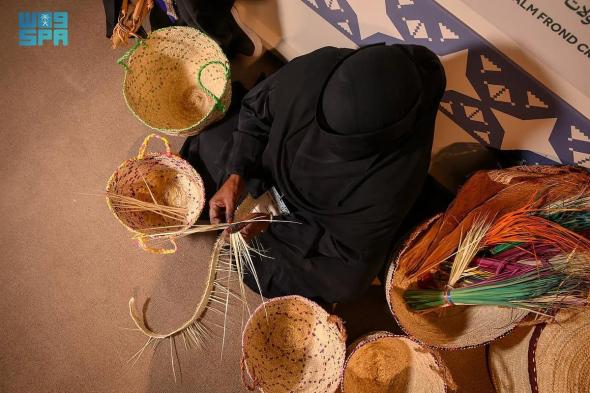 مهلة
    سنة
    لتوفيق
    الأوضاع..
    نص
    الموافقة
    على
    نظام
    الحرف
    والصناعات
    اليدوية