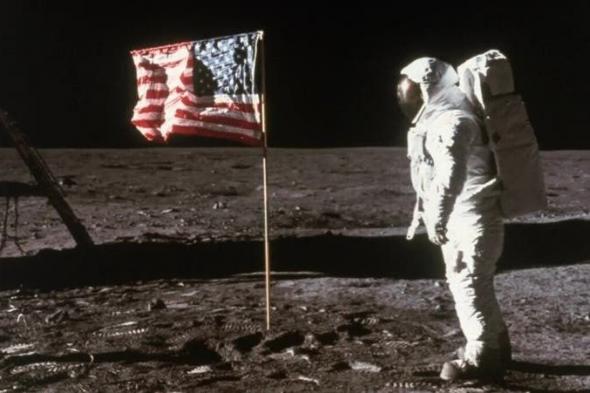 صدق
      أو
      لا
      تصدق..
      أميركا
      تبني
      مفاعل
      نووي
      "على
      سطح
      القمر"