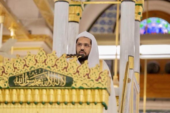 الشيخ
الحذيفي
في
خطبة
المسجد
النبوي:
أهل
التقوى
بجنة
الدنيا
ينعمون