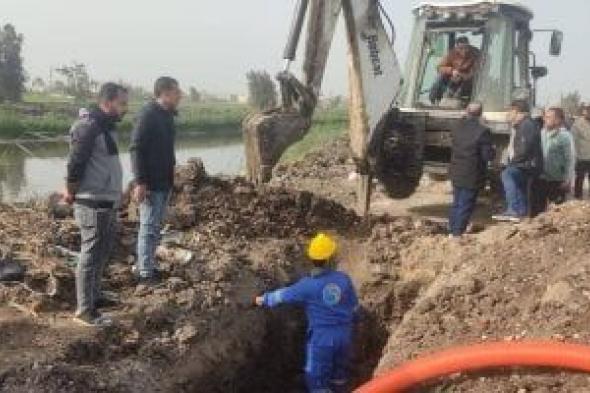 تحرك
عاجل
لاحتواء
انهيار
جزء
من
جسر
مصرف
كيتشنر
بالمحلة
وتضرر
خط
مياه
قطر
8بوصة
.