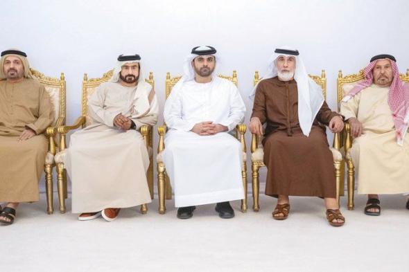 منصور بن محمد يقدّم واجب العزاء في وفاة محمد بن الشيخ جمعة المنصوري