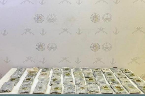 إحباط
    تهريب
    51
    كيلوجرامًا
    من
    الحشيش
    بمنطقة
    عسير