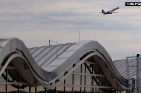 عاصفة
      شتوية
      غير
      مسبوقة
      تضرب
      أمريكا..
      إلغاء
      آلاف
      الرحلات
      الجوية
      ومحاولة
      لإبعاد
      الطائرات
      عن
      مسارها