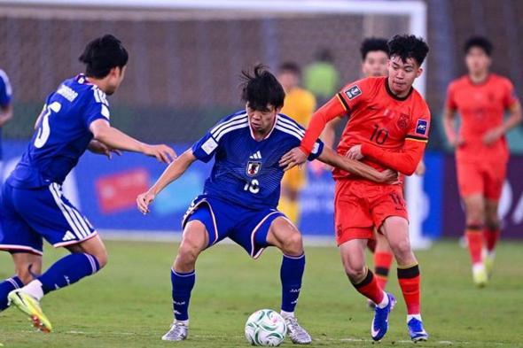 في جدة..
    اليابان
    بطلًا
    لكأس
    آسيا
    تحت
    23
    بعد
    اكتساح
    الصين
    بالنهائي