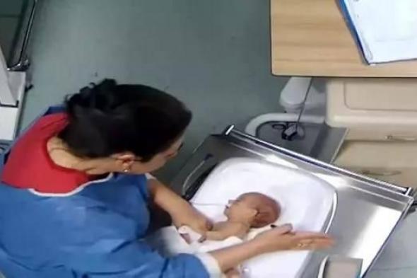 كاميرات
      المراقبة
      تفضح
      قسوة
      ممرضة
      تركية
      مع
      رضيعة