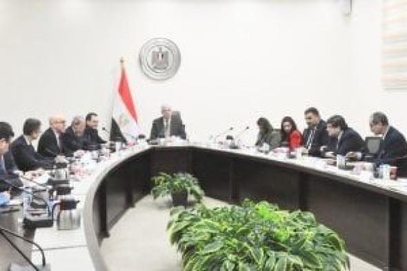 وزير
التعليم
العالي
وسفير
فرنسا
يتابعان
مشروع
الحرم
الجامعي
للجامعة
الفرنسية
بمصر