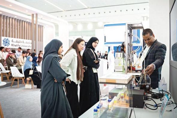 باحثون يبتكرون جهازاً يفرز النفايات ذاتياً بالذكاء الاصطناعي