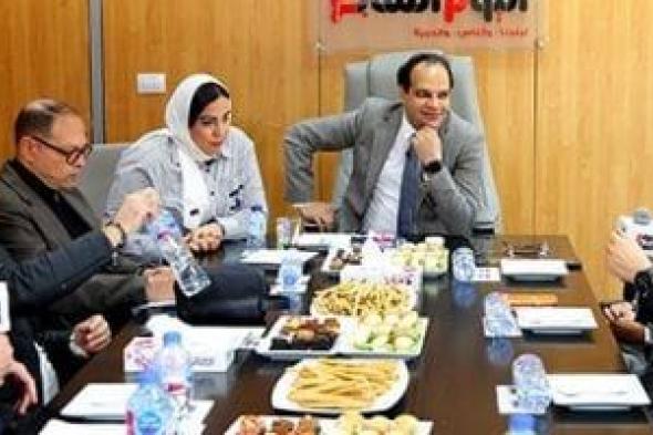 الصعيدى:
عام
2026
شيشهد
نموا
بمبيعات
السيارات
الكهربائية
إلى
35
ألف
سيارة