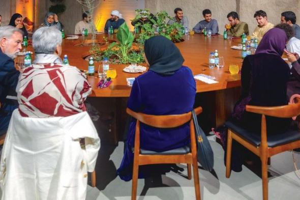 أطباق إماراتية بمذاق الفن.. على طاولة العشاء في «سكة»