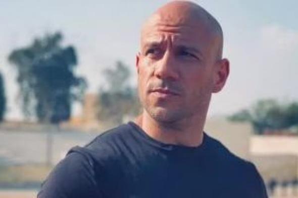 طليقة
أحمد
مكى:
مديرة
أعماله
سبب
انفصالنا