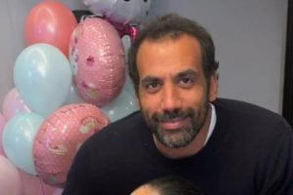 سلمى
أبو
ضيف
تحتفل
بعيد
ميلاد
ابنتها
الأول
فى
أجواء
عائلية