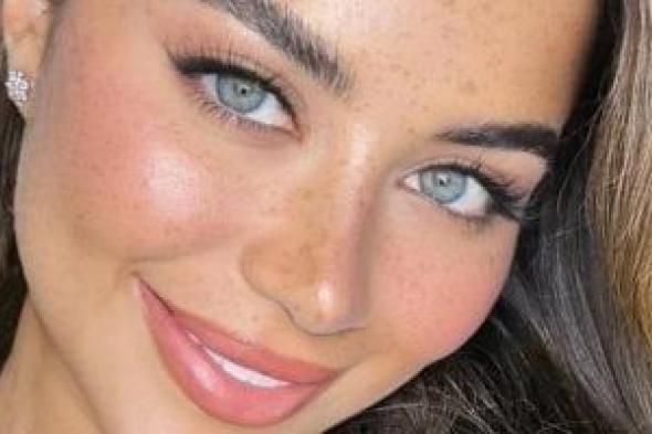 يارا
السكرى
مدرسة
من
أسرة
متوسطة
فى
مسلسل
على
كلاى