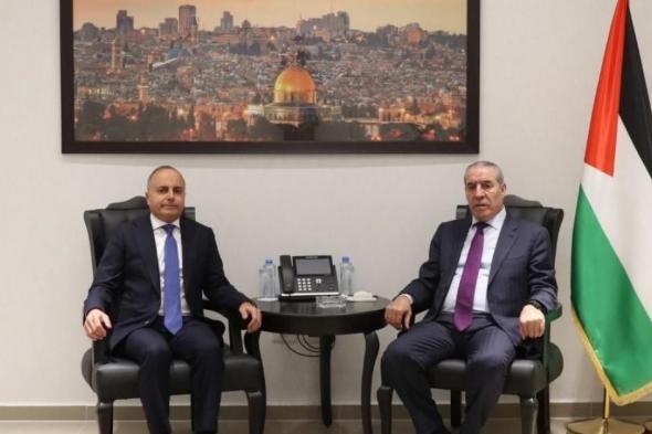 حسين
الشيخ
يستقبل
السفير
المصري
لبحث
التنسيق
المشترك
وإغاثة
قطاع
غزة