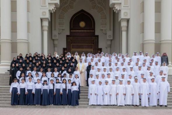 سلطان
      بن
      أحمد:
      شعار
      «خدمة
      المجتمع
      قيادة»
      يعكس
      الثقة
      بالأطفال
      والشباب