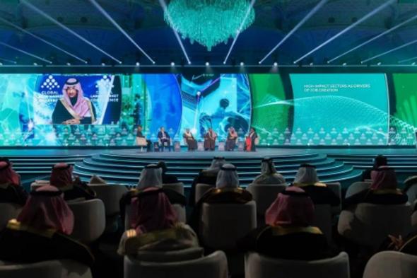 45
    اتفاقية
    وحضور
    دولي
    رفيع
    المستوى
    في
    اليوم
    الأول
    من
    المؤتمر
    الدولي
    لسوق
    العمل