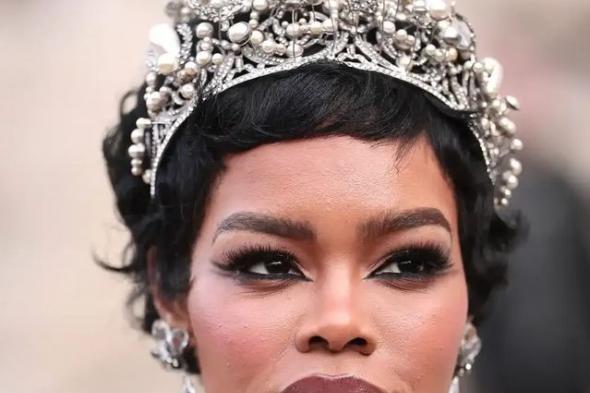 مجوهرات اللوفر المسروقة تظهر في عرض أزياء عالمي: ما القصة!