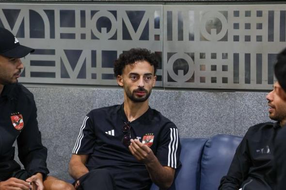 أحمد
      عبد
      القادر
      يتمسك
      بالحصول
      على
      40
      مليون
      جنيه
      للتجديد
      للأهلي