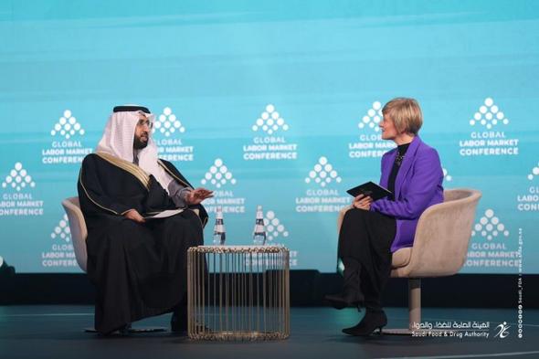 رئيس
    هيئة
    الغذاء
    والدواء:
    الذكاء
    الاصطناعي
    يُسهم
    في
    صناعة
    الدواء
    ويعزز
    من
    كفاءة
    الهيئة