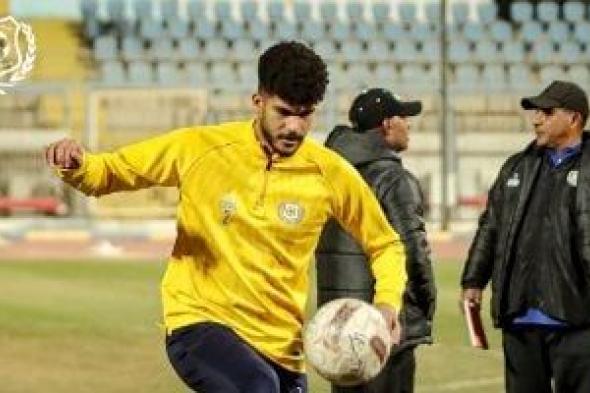 طارق
العشرى
ينهى
أزمة
محمد
نصر
قبل
مواجهة
مودرن
سبورت
فى
الدورى