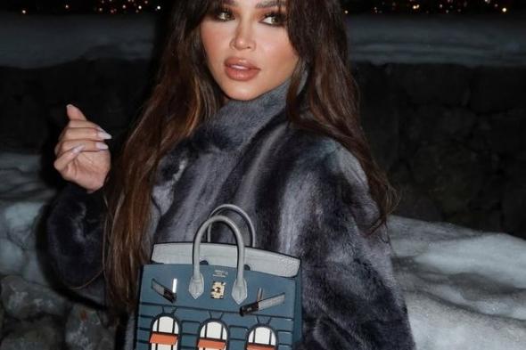 الجاكيت الفرو الطويل: عنوان أناقة النجمات في الشتاء