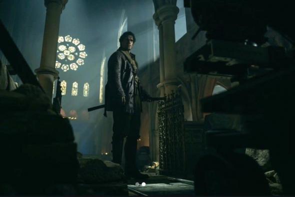 هنري
كافيل
يستعد
لإشهار
سيفه
في
نظرة
أولى
على
ريبوت
Highlander
من
إخراج
تشاد
ستاهلسكي،
مخرج
John
Wick