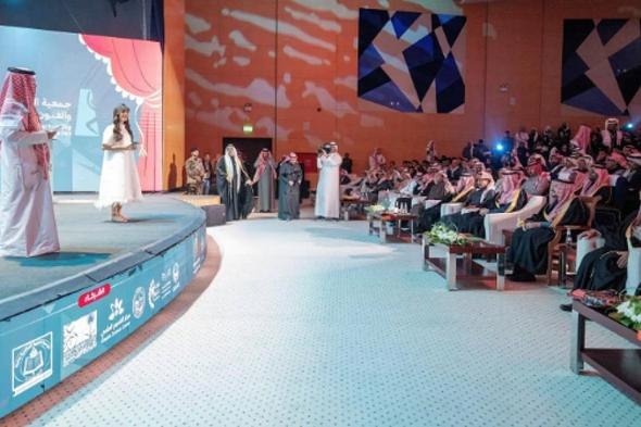 الأمير
    فيصل
    بن
    مشعل
    يرعى
    حفل
    مهرجان
    مسرح
    الطفل
    بالقصيم