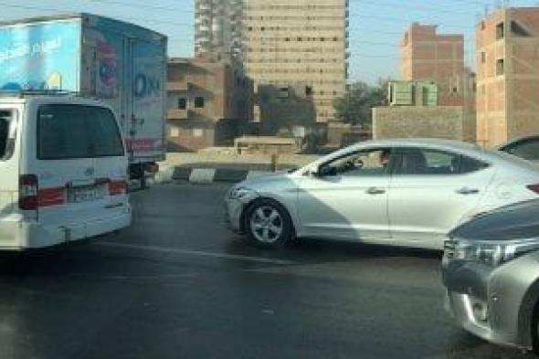 النشرة
المرورية..
كثافات
مرتفعة
للسيارات
بمحاور
القاهرة
والجيزة