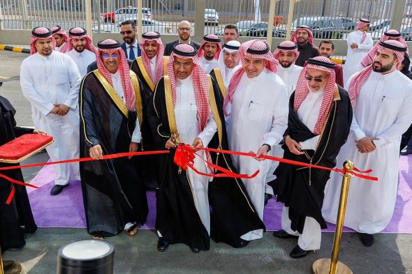 برعاية
    وزير
    الصناعة..
    شركة
    سنيورة
    للصناعات
    الغذائية
    تدشّن
    في
    جدة
    مصنعها
    الجديد
    باستثمار
    يصل
    الى
    150
    مليون
    ريال