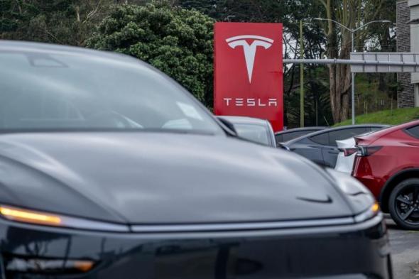 تيسلا
تسجل
أول
انخفاض
سنوي
في
الإيرادات..
وأداء
مفاجئ
في
الربع
الأخير