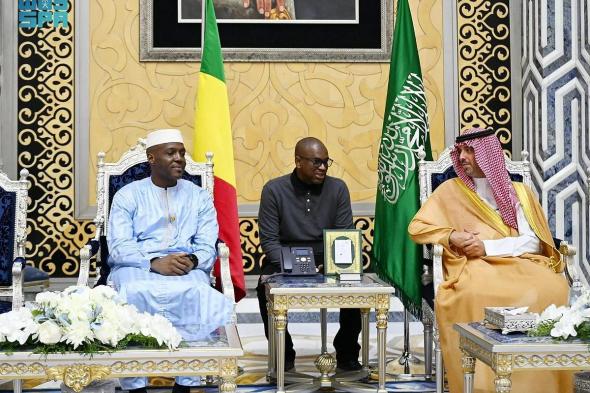 رئيس
    وزراء
    جمهورية
    مالي
    يغادر
    جدة