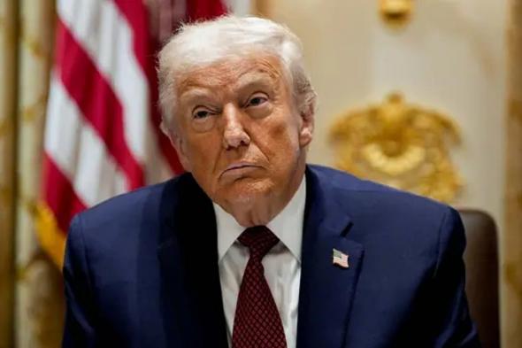 ترامب:
    إيران
    تريد
    الاتفاق
    لتجنب
    العمل
    العسكري