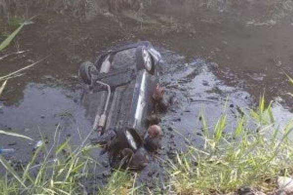 انقلاب
سيارة
ربع
نقل
فى
ترعة
المريوطية
بالبدرشين