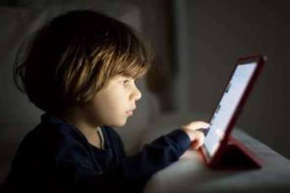 كيف
تتسبب
الألعاب
الإلكترونية
فى
عزلة
الأطفال
والانطواء؟