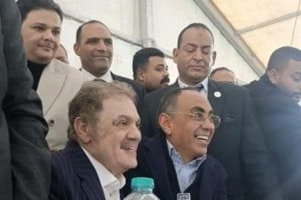 السيد
البدوى
يفوز
برئاسة
حزب
الوفد
بفارق
8
أصوات
عن
هانى
سرى
الدين