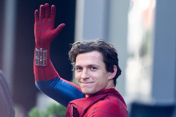 الكشف
عن
رسالة
عاطفية
من
توم
هولاند
إلى
طاقم
Spider-Man:
Brand
New
Day