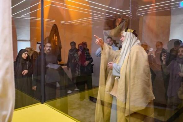 ألوان
    العالم
    تلتقي..
    البشت
    الحساوي
    يجذب
    زوارًا
    دوليين
    في
    قلب
    الأحساء