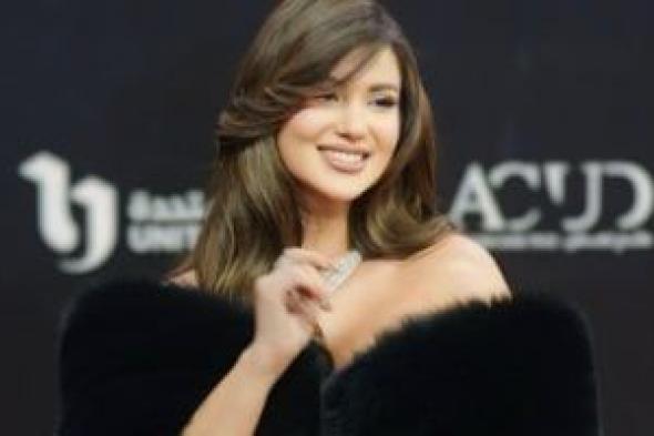 بإطلالة
سوداء..
هدى
الإتربى
تتألق
على
ريد
كاربت
حفل
المتحدة