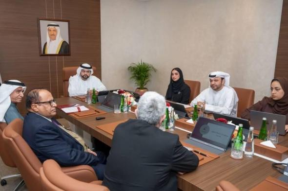 محمد
      بن
      حمد
      يؤكد
      أهمية
      تطوير
      المبادرات
      التعليمية
      والبحثية
      المبتكرة