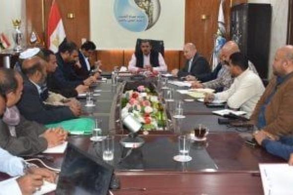 رئيس
شركة
مياه
الأقصر
يتابع
مشروعات
مبادرة
حياة
كريمة
مع
الشركات
المنفذة