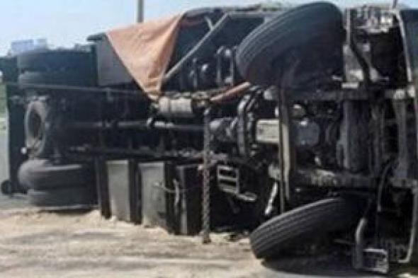 مصرع
شخص
وإصابة
2
آخرين
في
حادث
تصادم
سيارة
نقل
وتروسيكل
بقنا