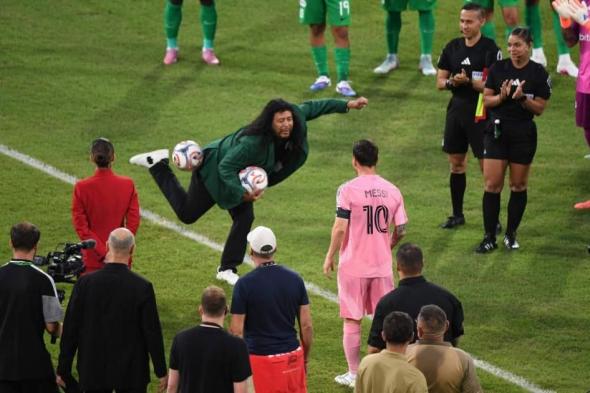 هيغيتا
      يعيد
      ذكرى
      حركة
      «العقرب»
      بحضور
      ميسي