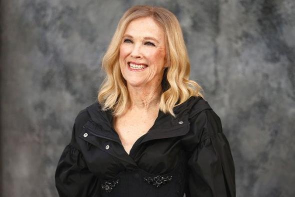 بطل «هوم ألون» يودع أمه في الفيلم بكلمات مؤثرة